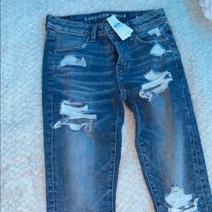 AMERICAN EAGLE RIPPED JEANS